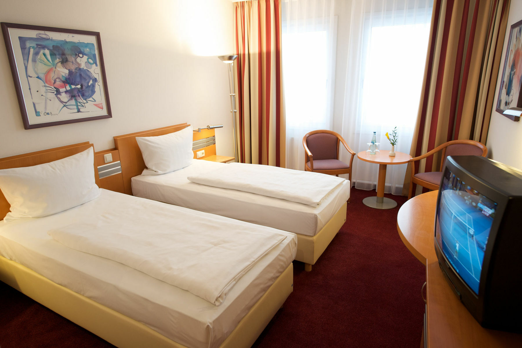Ramada By Wyndham Dresden Hotell Exteriör bild
